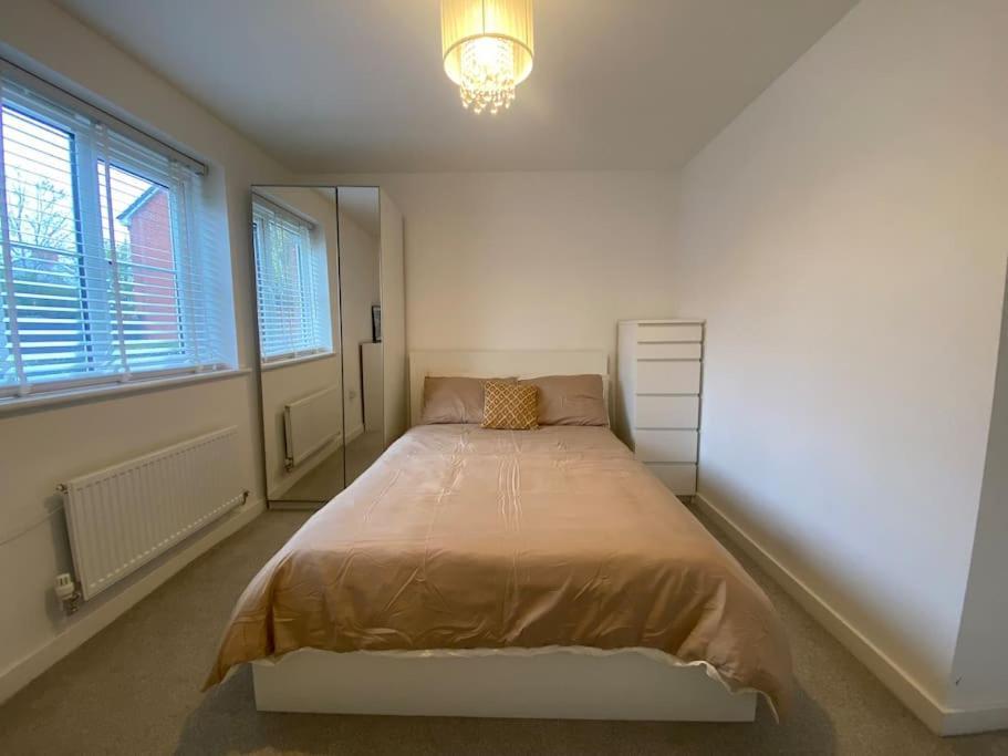 ברמינגהאם 2 Bedroom Private Spacious Apartment In West Midlands מראה חיצוני תמונה